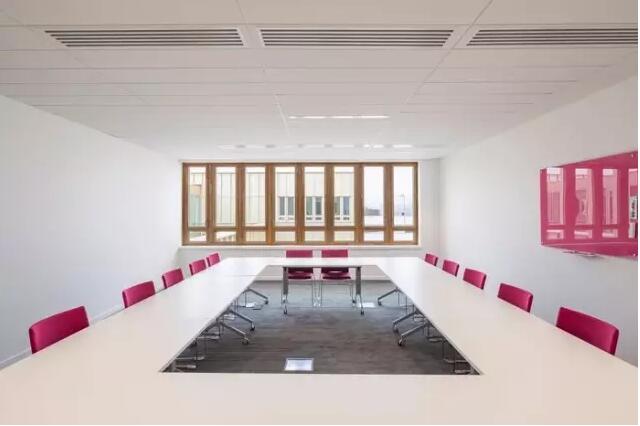 <a href=http://www.jybxdl.cn/bangonganli/ target=_blank class=infotextkey>合肥辦公室設計</a>